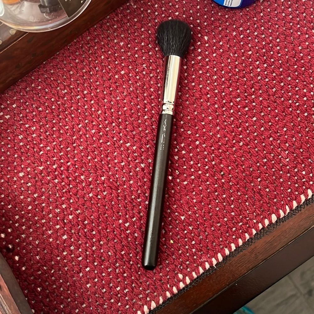 Makeup blush brush 109